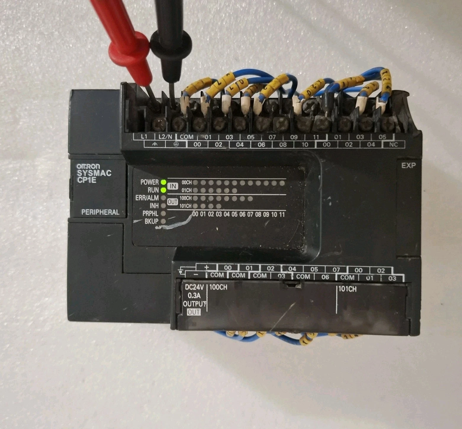 Used Omron CP1E-E30SDR-A Programmable Controller 100-240V AC CP1EE30SDRA